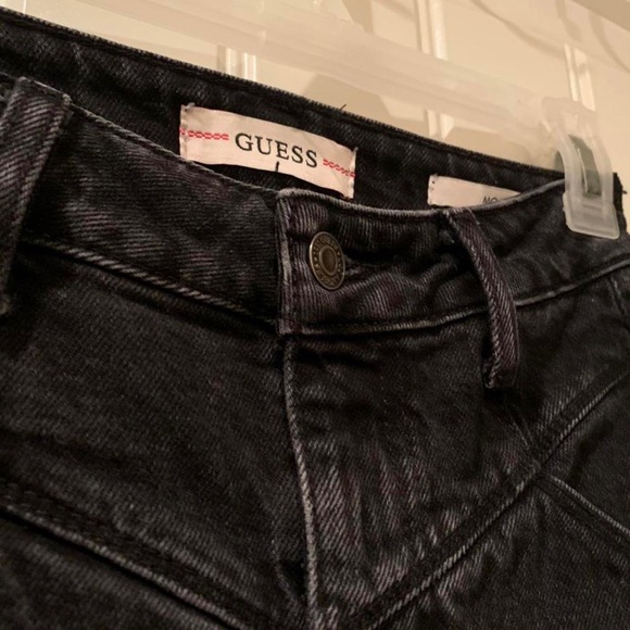 SOLD - BLACK GUESS ORIGINALS HIGH WAISTED MOM JEANS - Picture 5 of 5